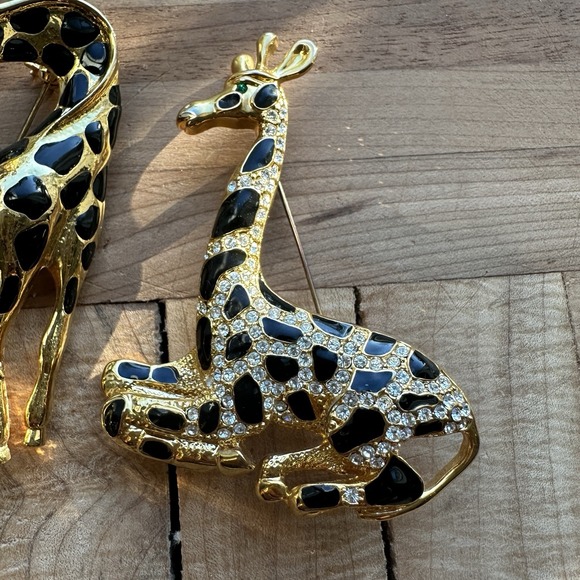 Vintage Pair 2 Giraffe Brooch Pin 2.75 Inch Rhinestones Black Enamel Gold Plated - Picture 5 of 14